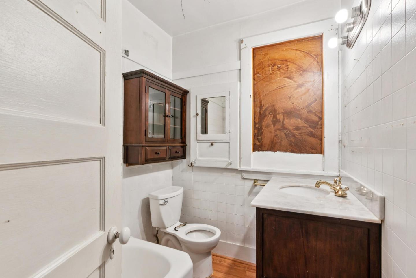 Detail Gallery Image 14 of 25 For 1325 Henry St, Berkeley,  CA 94709 - 3 Beds | 2 Baths