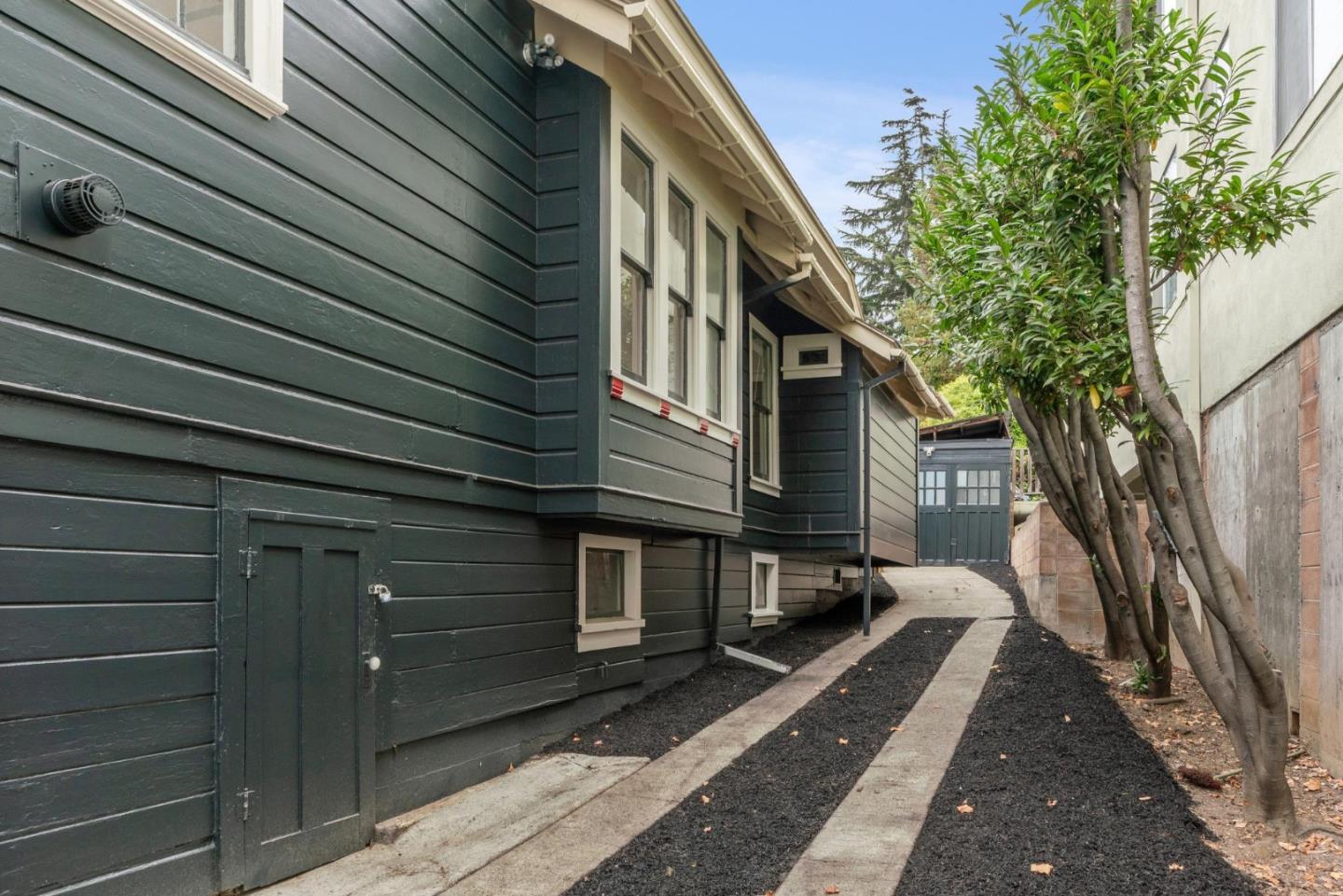 Detail Gallery Image 21 of 25 For 1325 Henry St, Berkeley,  CA 94709 - 3 Beds | 2 Baths