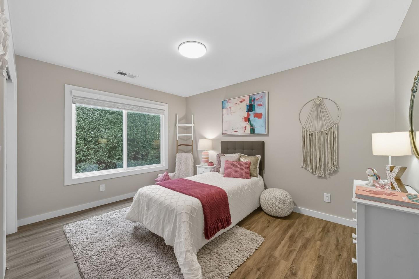 Detail Gallery Image 16 of 26 For 1426 Chestnut St, San Carlos,  CA 94070 - 3 Beds | 2 Baths