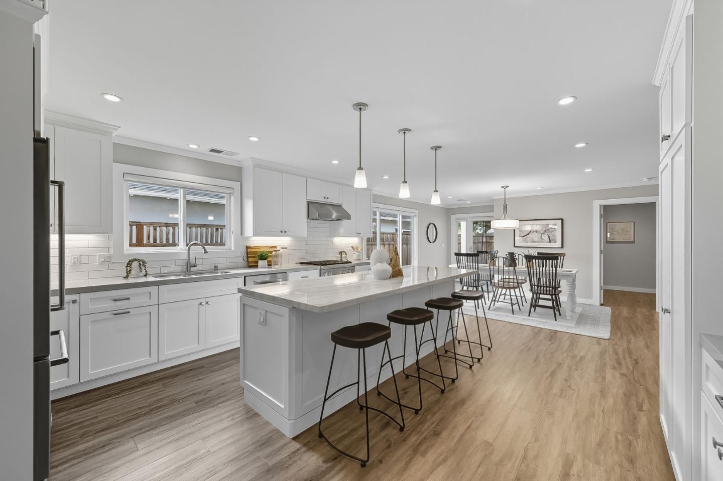 Detail Gallery Image 5 of 26 For 1426 Chestnut St, San Carlos,  CA 94070 - 3 Beds | 2 Baths