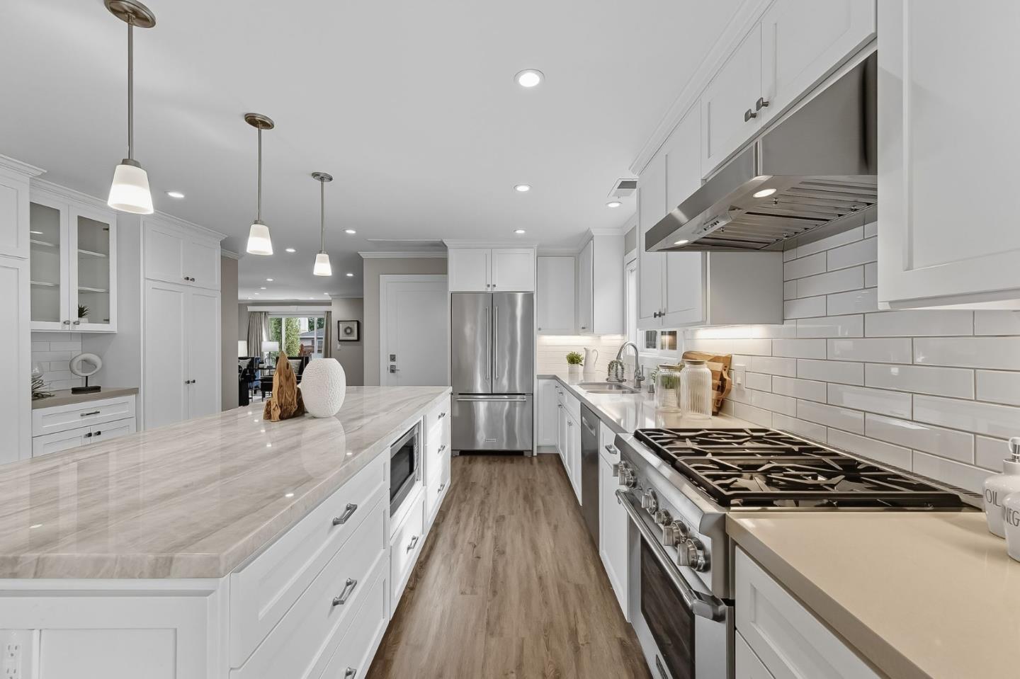 Detail Gallery Image 7 of 26 For 1426 Chestnut St, San Carlos,  CA 94070 - 3 Beds | 2 Baths
