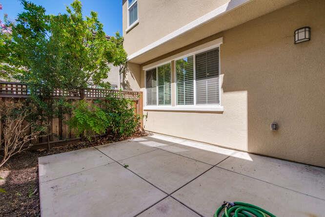 Detail Gallery Image 18 of 21 For 525 Aspen Pl, East Palo Alto,  CA 94303 - 4 Beds | 2/1 Baths