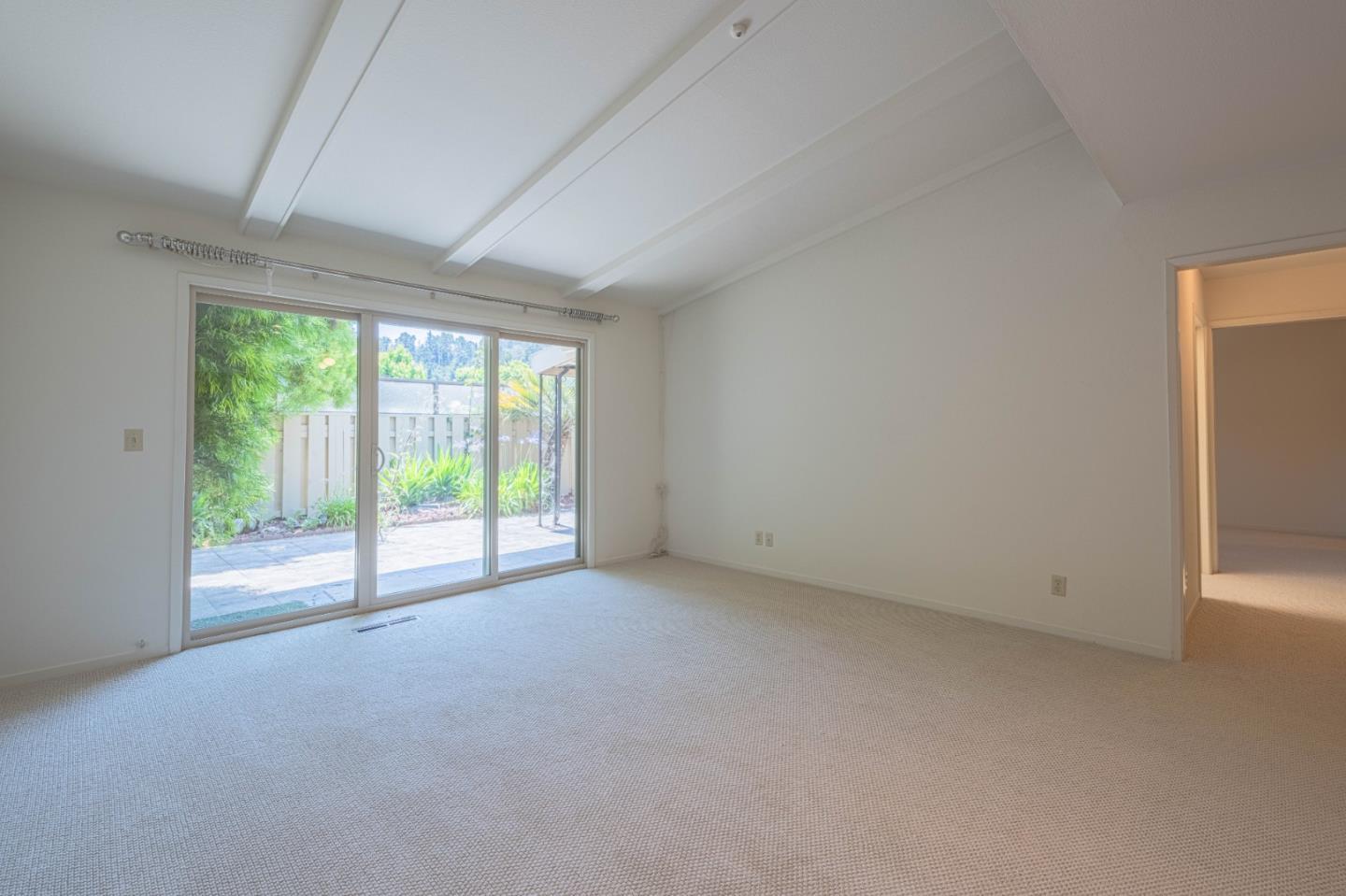 Detail Gallery Image 5 of 27 For 163 Hacienda Carmel, Carmel,  CA 93923 - 2 Beds | 2 Baths