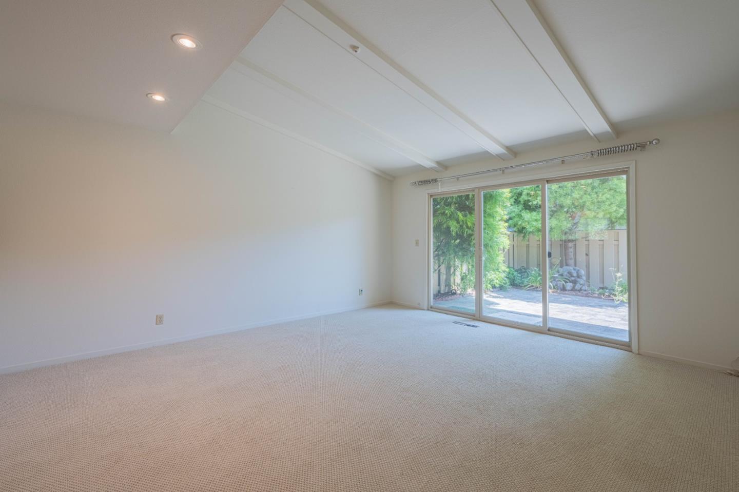 Detail Gallery Image 9 of 27 For 163 Hacienda Carmel, Carmel,  CA 93923 - 2 Beds | 2 Baths