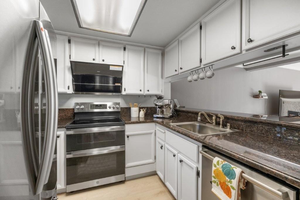 Detail Gallery Image 3 of 23 For 6345 Joaquin Murieta Ave #B,  Newark,  CA 94560 - 2 Beds | 1/1 Baths