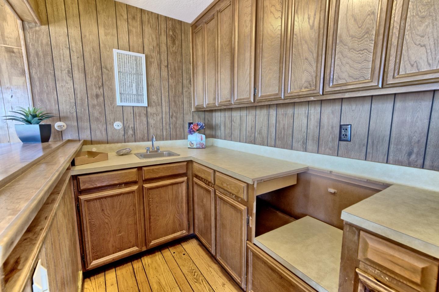 Detail Gallery Image 12 of 28 For 350 Highland Avenue, Santa Cruz,  CA 95060 - 4 Beds | 2/1 Baths
