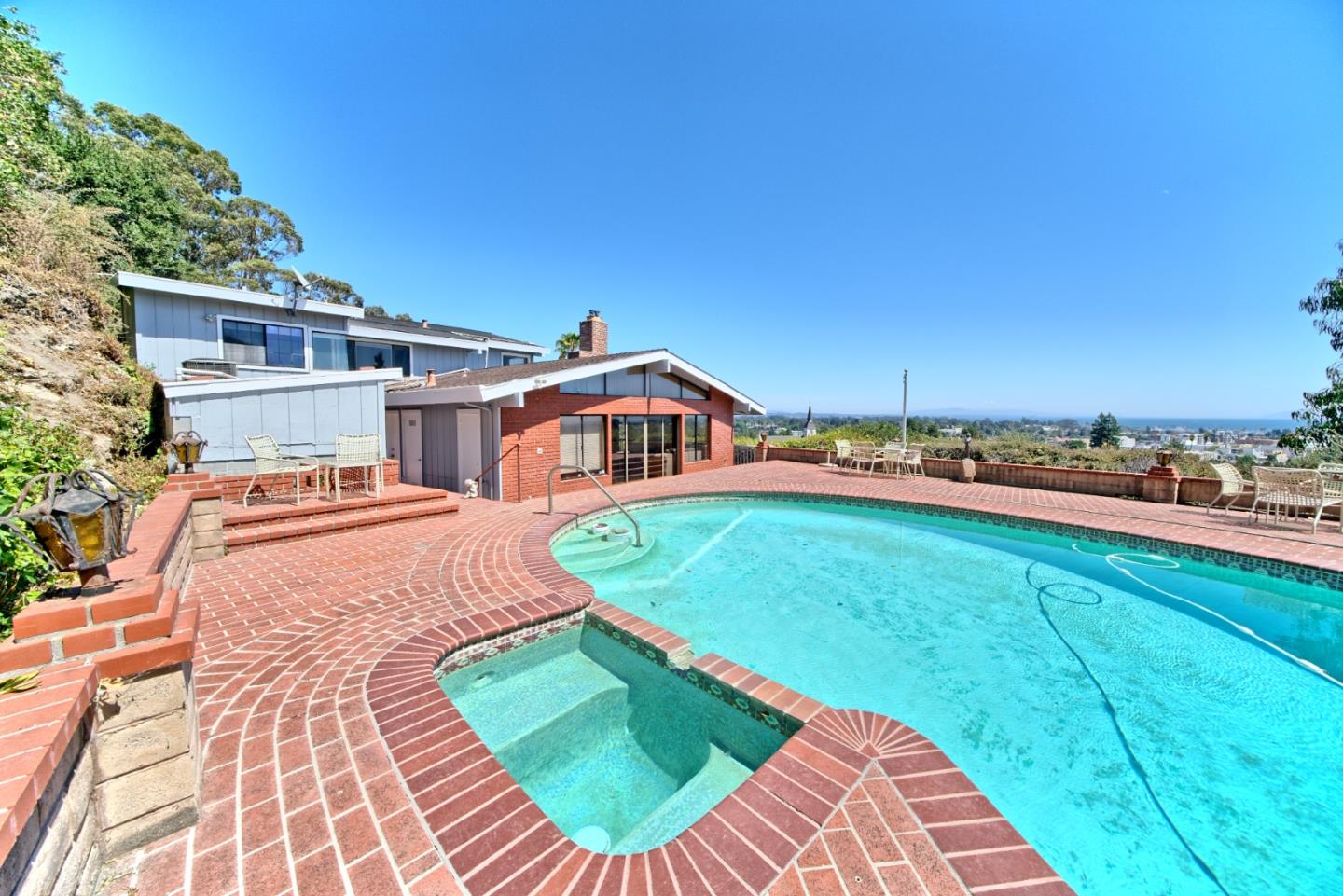 Detail Gallery Image 22 of 28 For 350 Highland Avenue, Santa Cruz,  CA 95060 - 4 Beds | 2/1 Baths