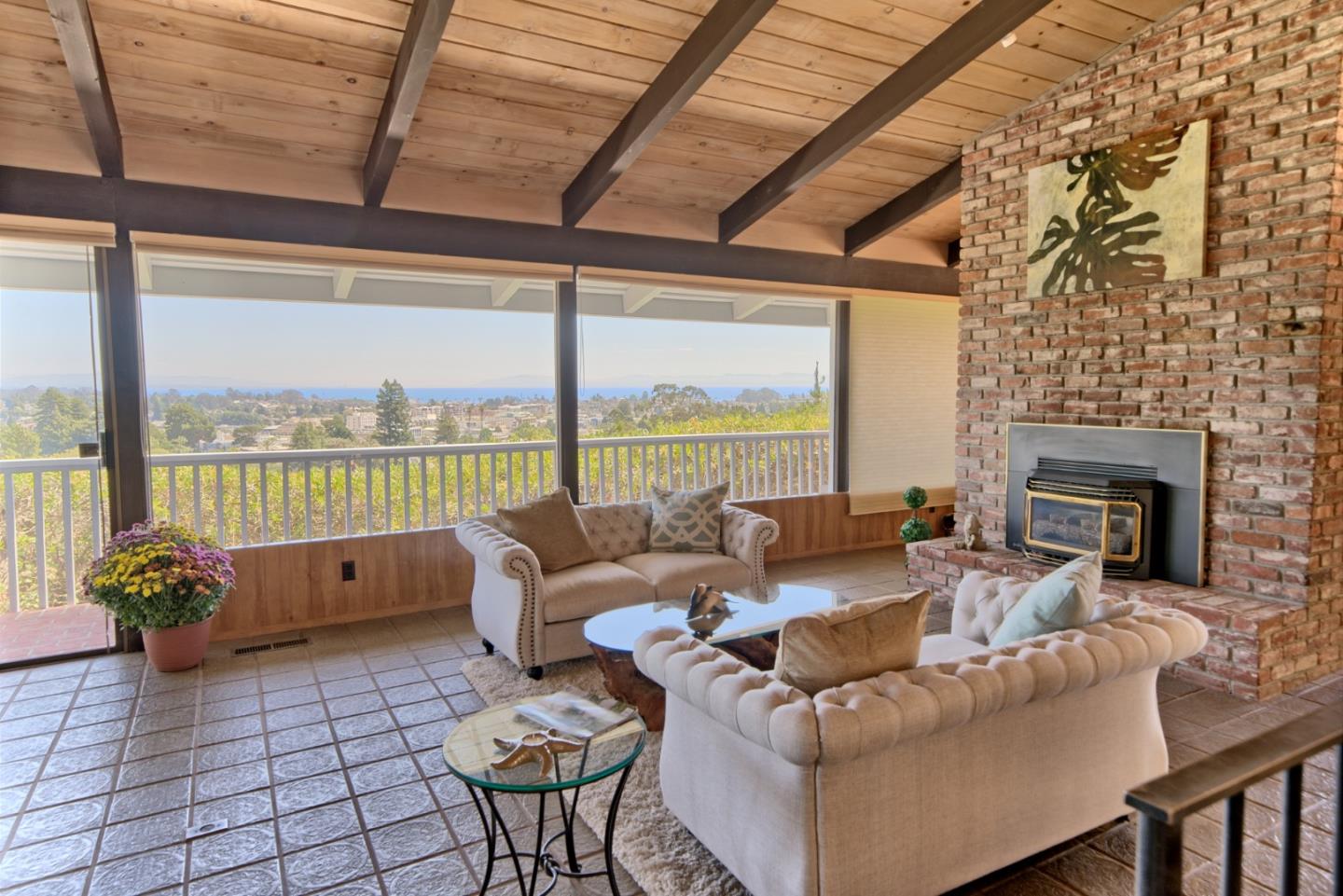 Detail Gallery Image 5 of 28 For 350 Highland Avenue, Santa Cruz,  CA 95060 - 4 Beds | 2/1 Baths