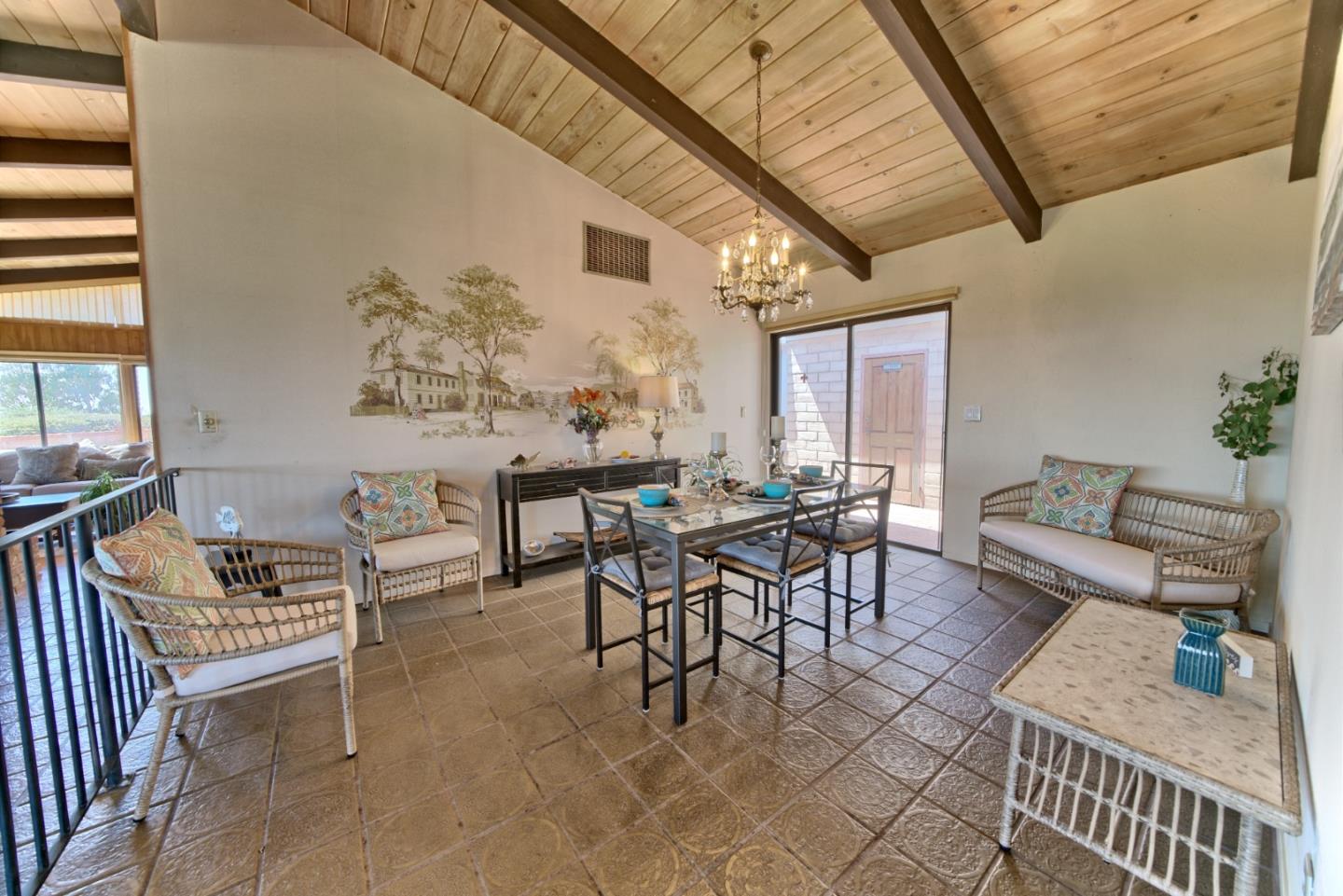 Detail Gallery Image 7 of 28 For 350 Highland Avenue, Santa Cruz,  CA 95060 - 4 Beds | 2/1 Baths