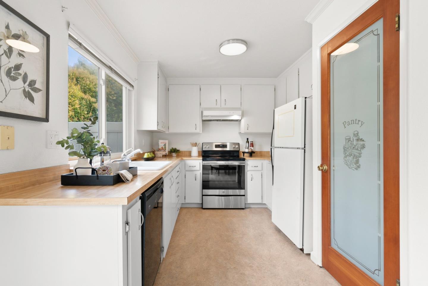 Detail Gallery Image 6 of 32 For 1505 42nd Ave #7,  Capitola,  CA 95010 - 3 Beds | 2/1 Baths