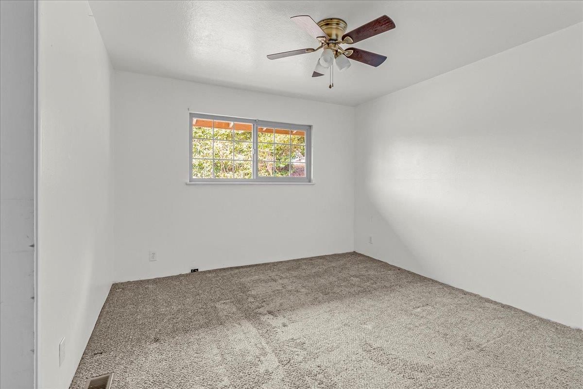 Detail Gallery Image 18 of 29 For 19018 Beatrice Dr, Salinas,  CA 93907 - 3 Beds | 2 Baths