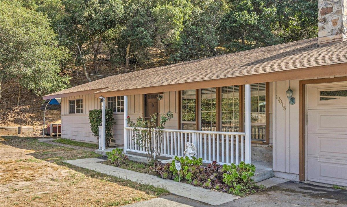 Detail Gallery Image 4 of 29 For 19018 Beatrice Dr, Salinas,  CA 93907 - 3 Beds | 2 Baths