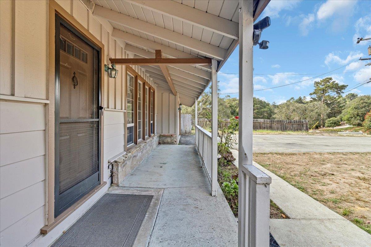 Detail Gallery Image 5 of 29 For 19018 Beatrice Dr, Salinas,  CA 93907 - 3 Beds | 2 Baths