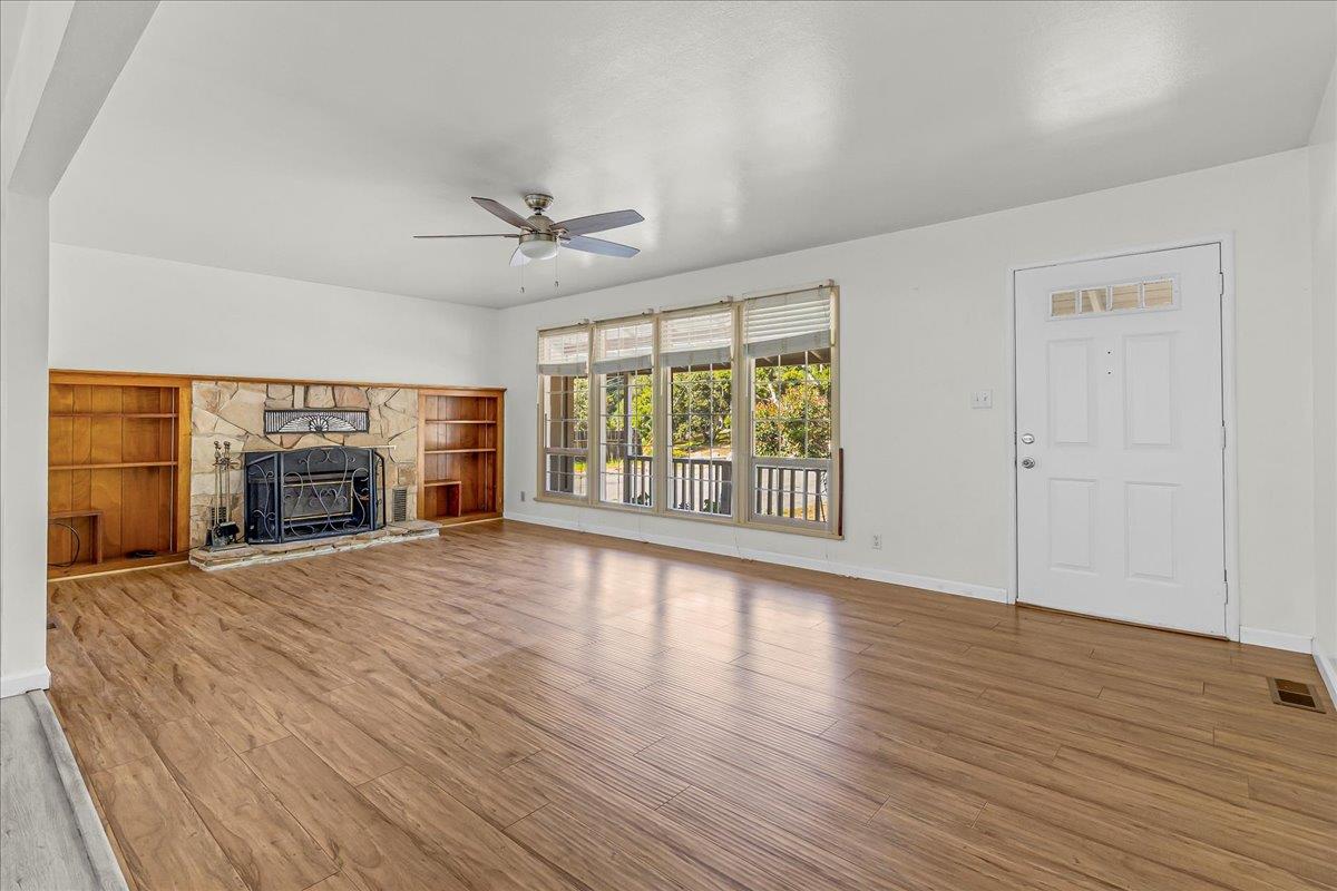 Detail Gallery Image 8 of 29 For 19018 Beatrice Dr, Salinas,  CA 93907 - 3 Beds | 2 Baths