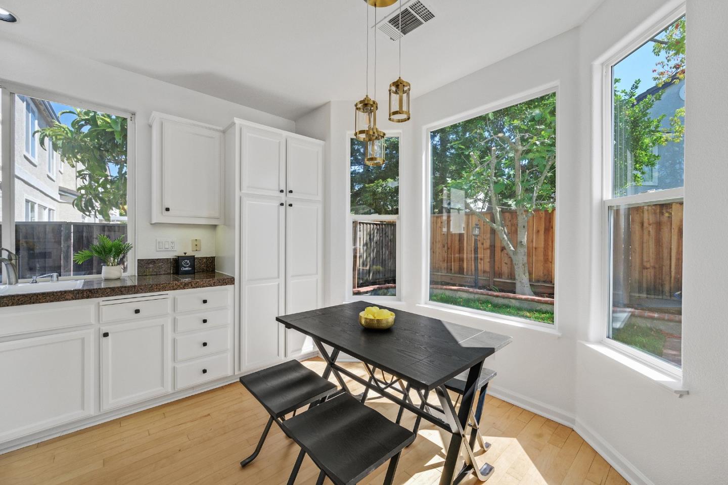Detail Gallery Image 19 of 56 For 36075 Crystal Springs Dr, Newark,  CA 94560 - 4 Beds | 3 Baths