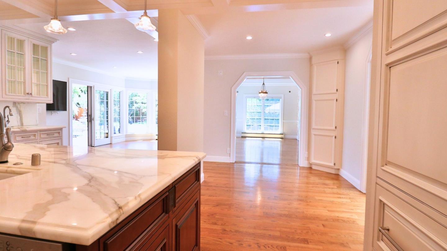 Detail Gallery Image 16 of 71 For 200 Iris Way, Palo Alto,  CA 94303 - 6 Beds | 4/1 Baths