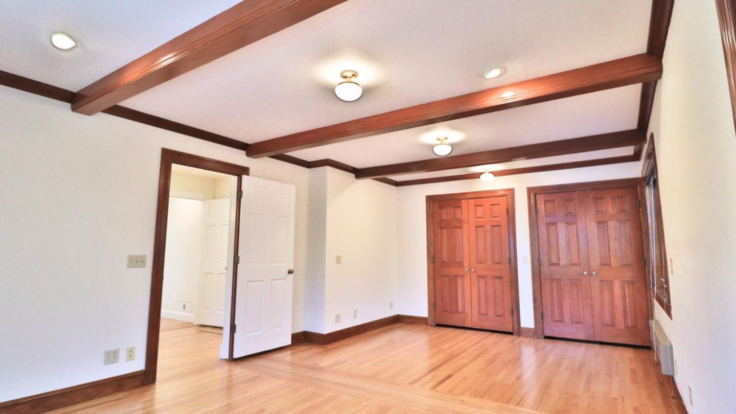 Detail Gallery Image 26 of 71 For 200 Iris Way, Palo Alto,  CA 94303 - 6 Beds | 4/1 Baths