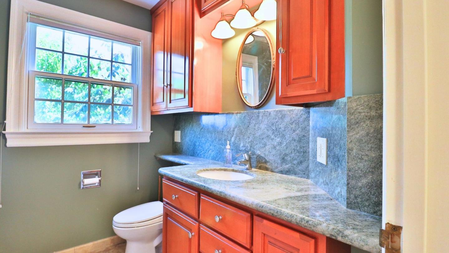 Detail Gallery Image 28 of 71 For 200 Iris Way, Palo Alto,  CA 94303 - 6 Beds | 4/1 Baths