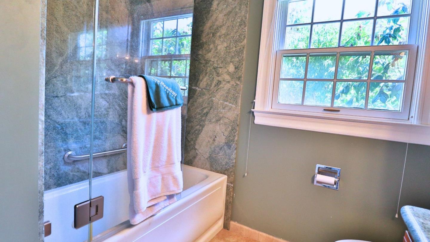Detail Gallery Image 29 of 71 For 200 Iris Way, Palo Alto,  CA 94303 - 6 Beds | 4/1 Baths