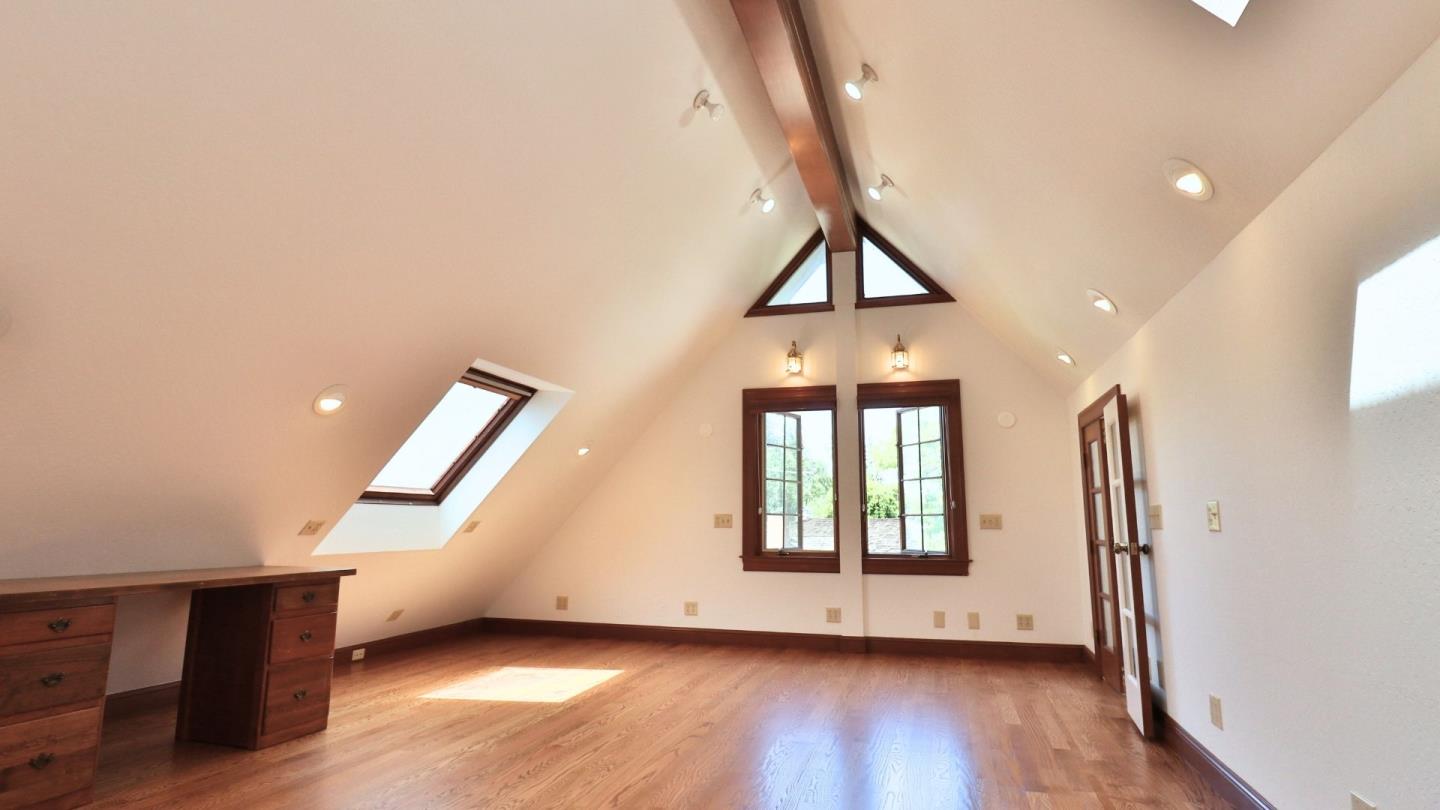 Detail Gallery Image 33 of 71 For 200 Iris Way, Palo Alto,  CA 94303 - 6 Beds | 4/1 Baths