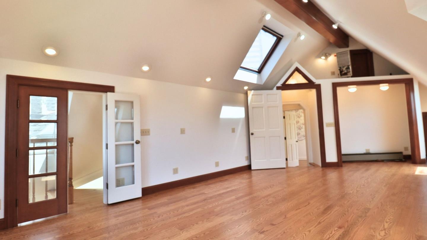 Detail Gallery Image 34 of 71 For 200 Iris Way, Palo Alto,  CA 94303 - 6 Beds | 4/1 Baths
