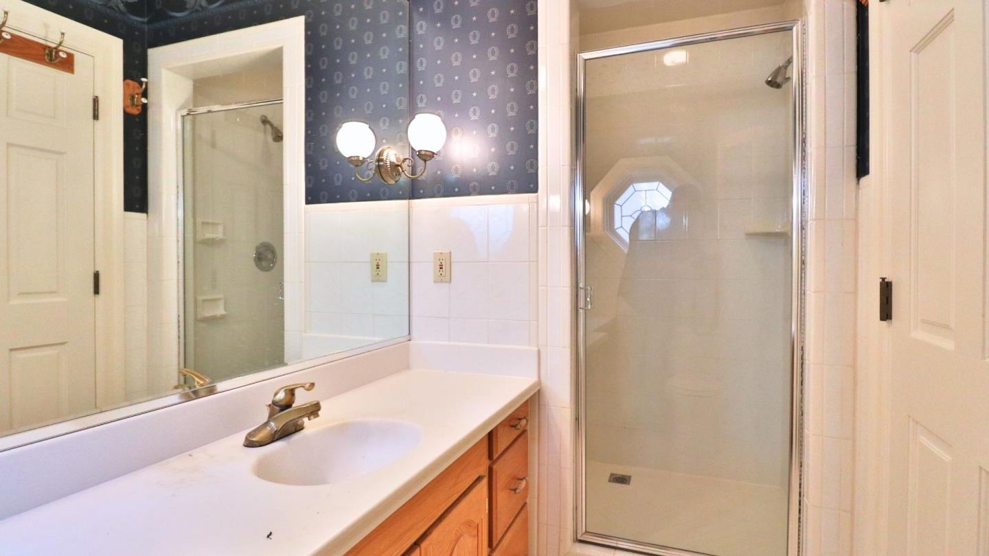 Detail Gallery Image 37 of 71 For 200 Iris Way, Palo Alto,  CA 94303 - 6 Beds | 4/1 Baths