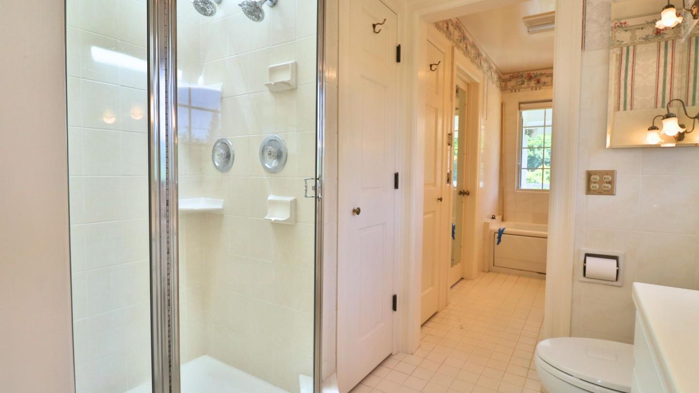 Detail Gallery Image 40 of 71 For 200 Iris Way, Palo Alto,  CA 94303 - 6 Beds | 4/1 Baths