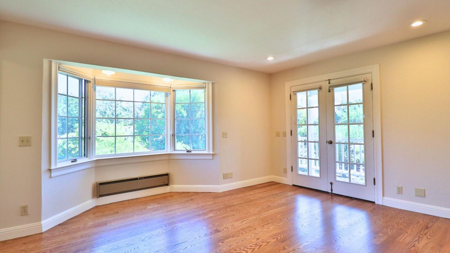 Detail Gallery Image 42 of 71 For 200 Iris Way, Palo Alto,  CA 94303 - 6 Beds | 4/1 Baths