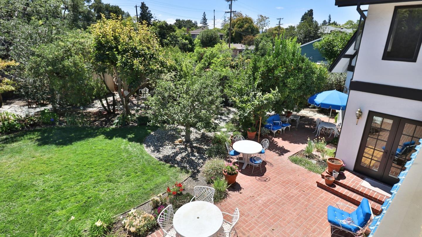 Detail Gallery Image 46 of 71 For 200 Iris Way, Palo Alto,  CA 94303 - 6 Beds | 4/1 Baths