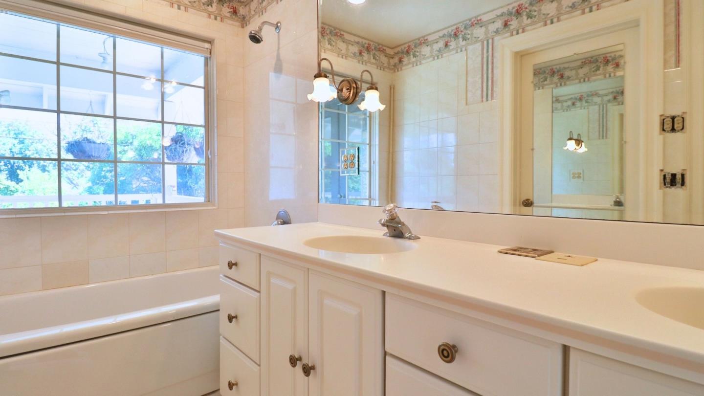 Detail Gallery Image 47 of 71 For 200 Iris Way, Palo Alto,  CA 94303 - 6 Beds | 4/1 Baths