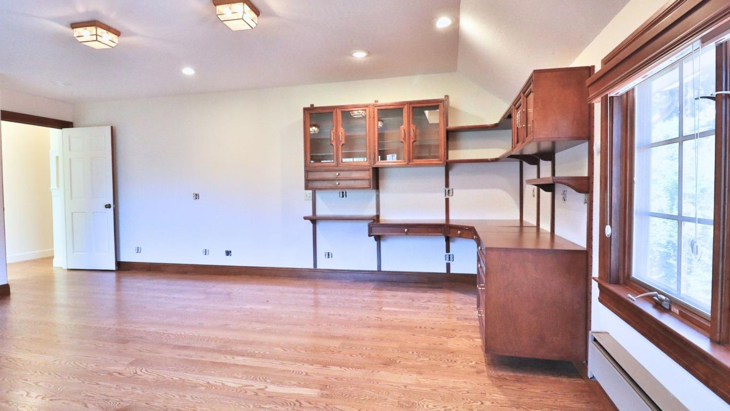 Detail Gallery Image 51 of 71 For 200 Iris Way, Palo Alto,  CA 94303 - 6 Beds | 4/1 Baths