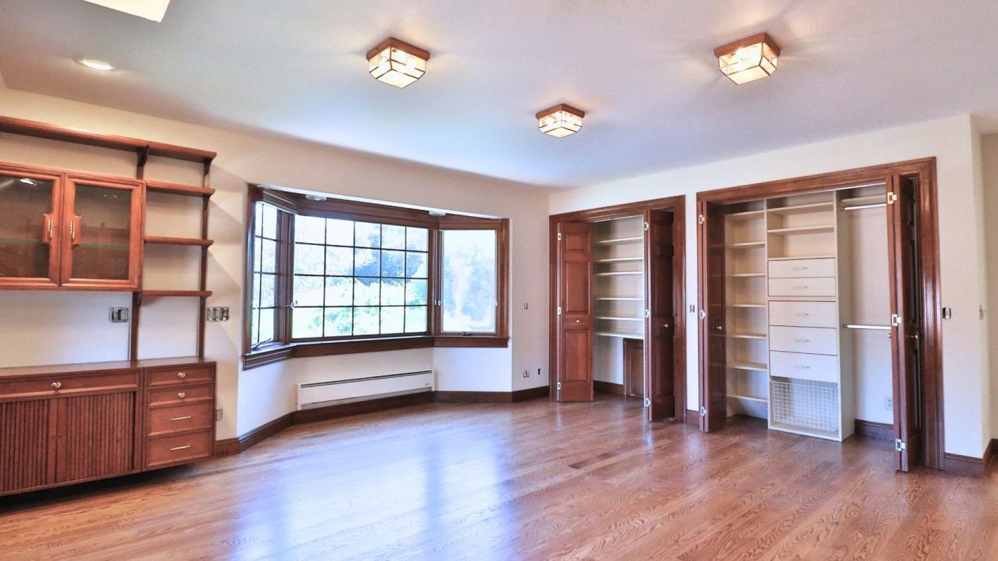 Detail Gallery Image 52 of 71 For 200 Iris Way, Palo Alto,  CA 94303 - 6 Beds | 4/1 Baths