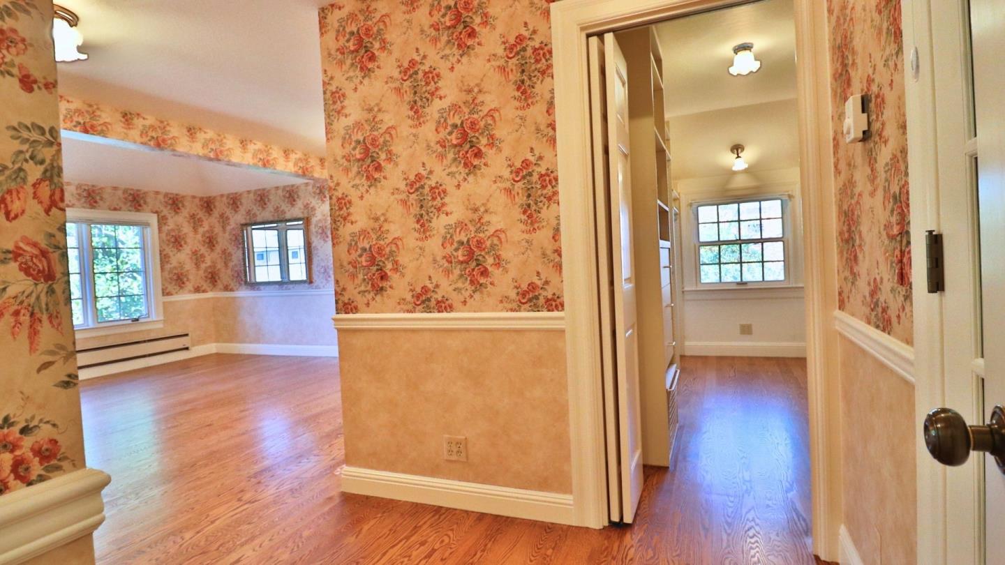 Detail Gallery Image 53 of 71 For 200 Iris Way, Palo Alto,  CA 94303 - 6 Beds | 4/1 Baths