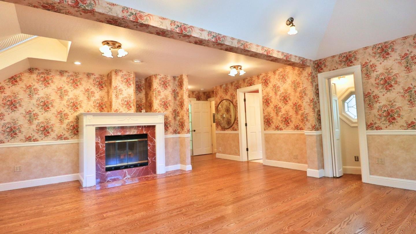 Detail Gallery Image 56 of 71 For 200 Iris Way, Palo Alto,  CA 94303 - 6 Beds | 4/1 Baths