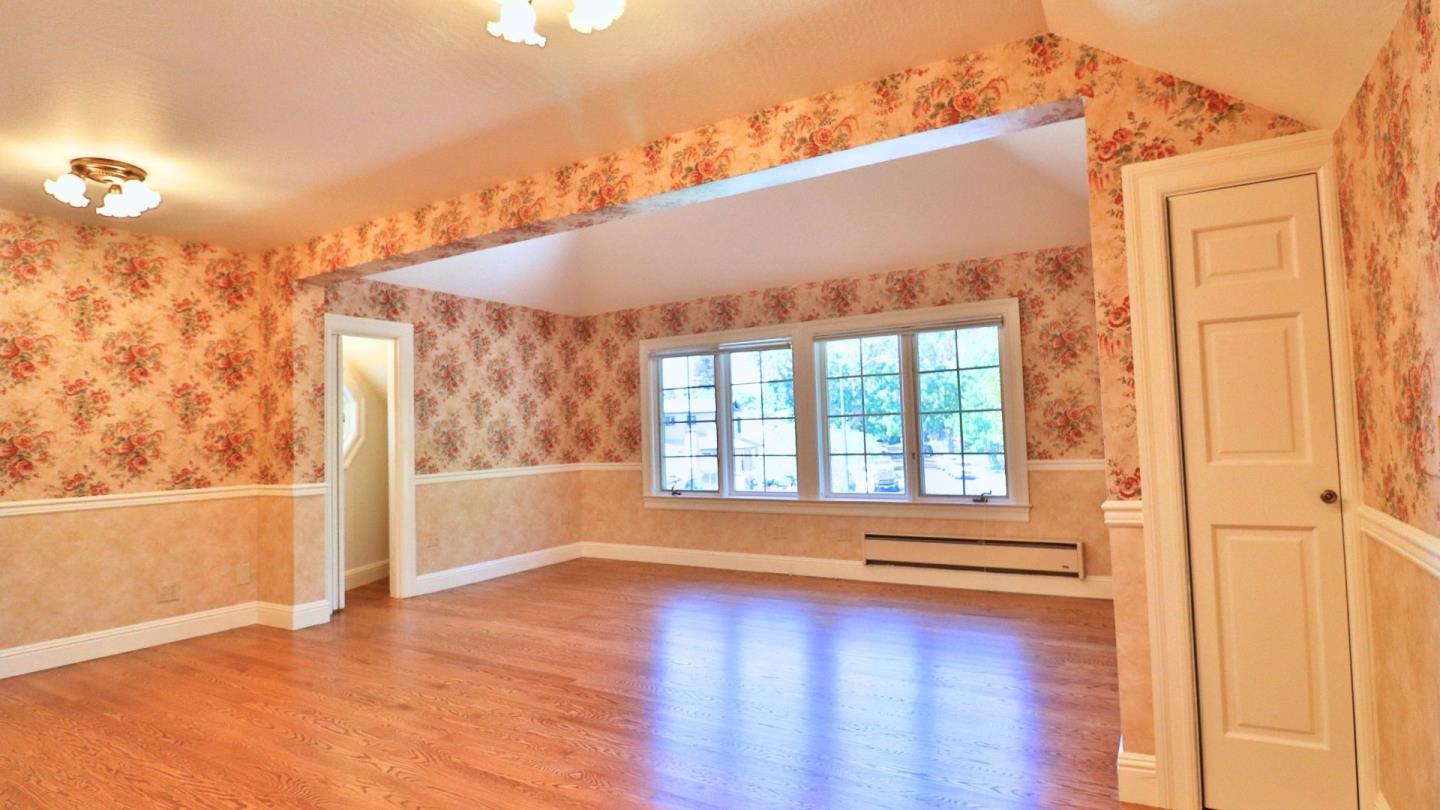 Detail Gallery Image 58 of 71 For 200 Iris Way, Palo Alto,  CA 94303 - 6 Beds | 4/1 Baths