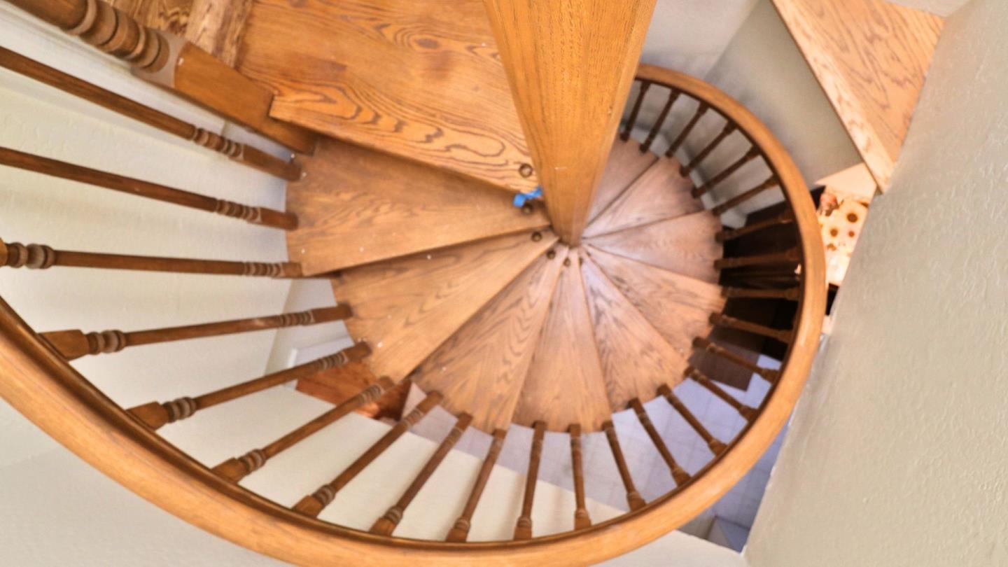 Detail Gallery Image 60 of 71 For 200 Iris Way, Palo Alto,  CA 94303 - 6 Beds | 4/1 Baths
