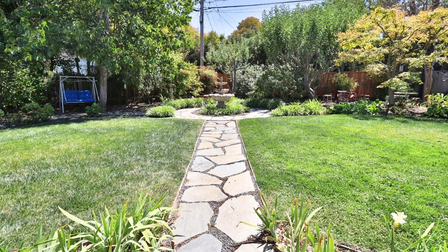 Detail Gallery Image 64 of 71 For 200 Iris Way, Palo Alto,  CA 94303 - 6 Beds | 4/1 Baths