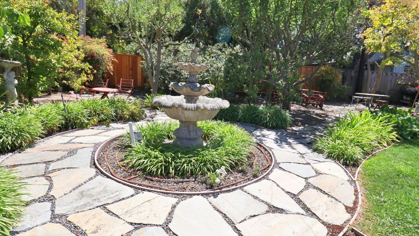 Detail Gallery Image 65 of 71 For 200 Iris Way, Palo Alto,  CA 94303 - 6 Beds | 4/1 Baths