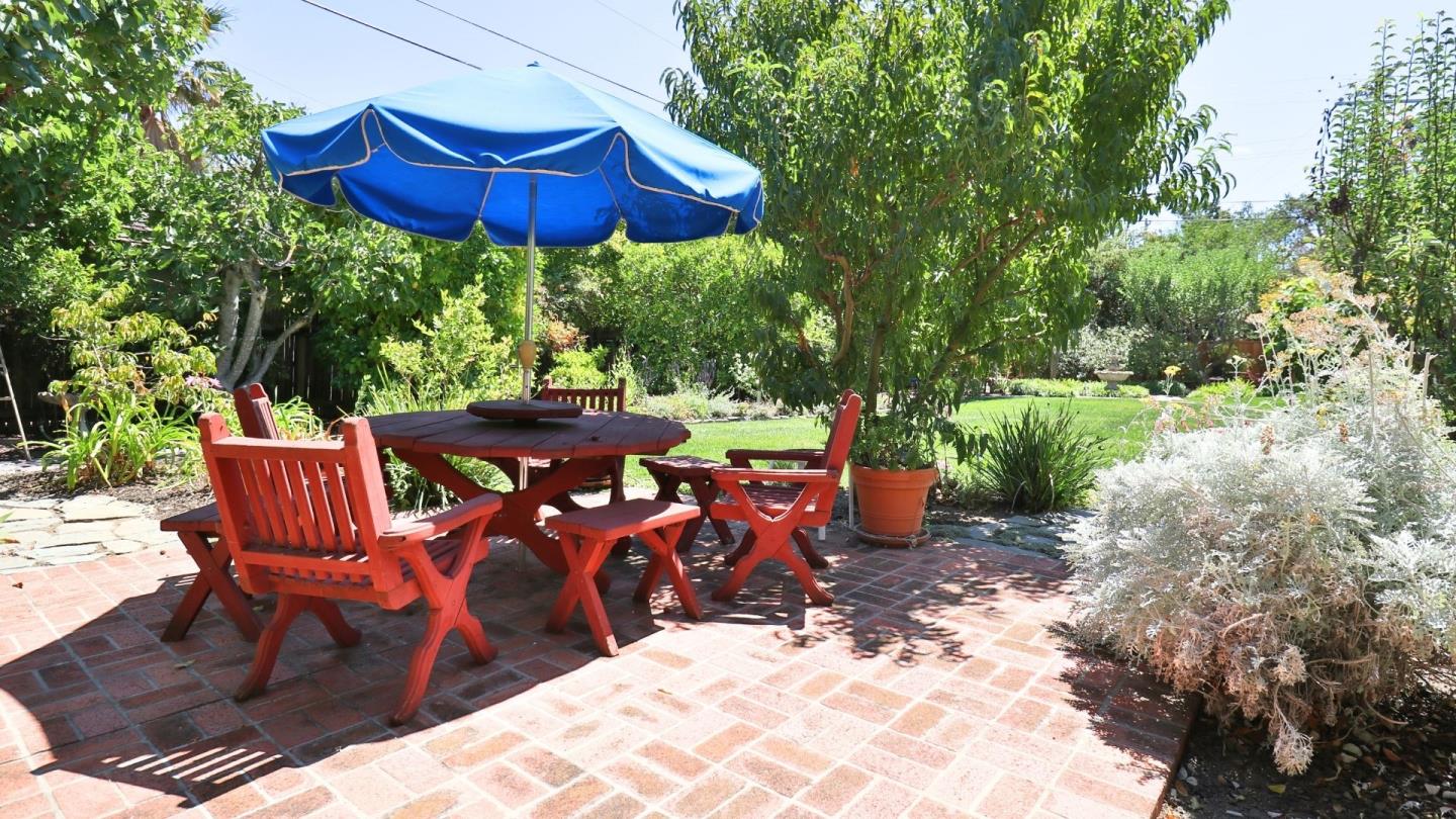 Detail Gallery Image 68 of 71 For 200 Iris Way, Palo Alto,  CA 94303 - 6 Beds | 4/1 Baths