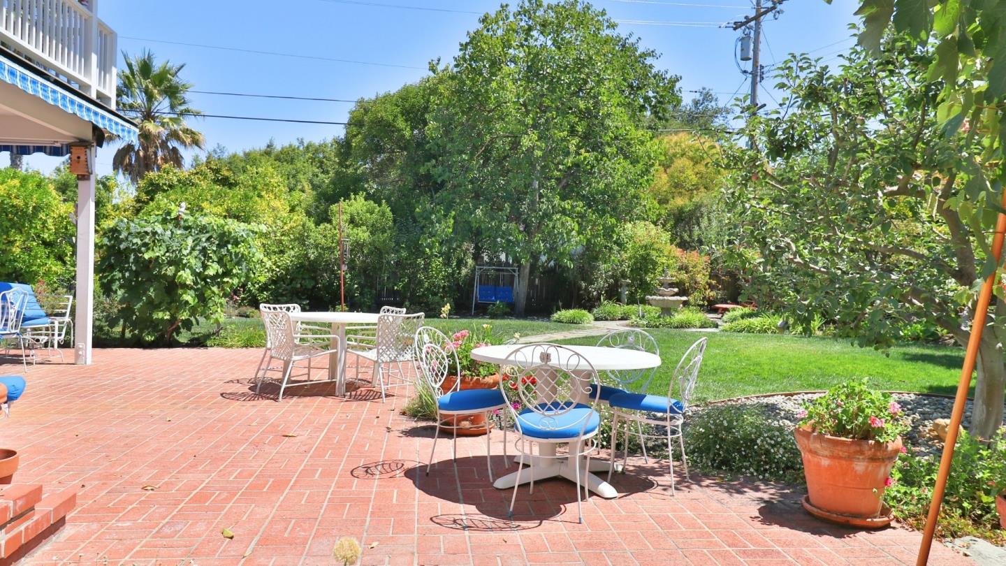 Detail Gallery Image 70 of 71 For 200 Iris Way, Palo Alto,  CA 94303 - 6 Beds | 4/1 Baths