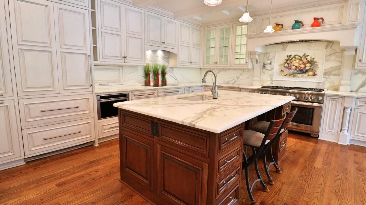 Detail Gallery Image 8 of 71 For 200 Iris Way, Palo Alto,  CA 94303 - 6 Beds | 4/1 Baths