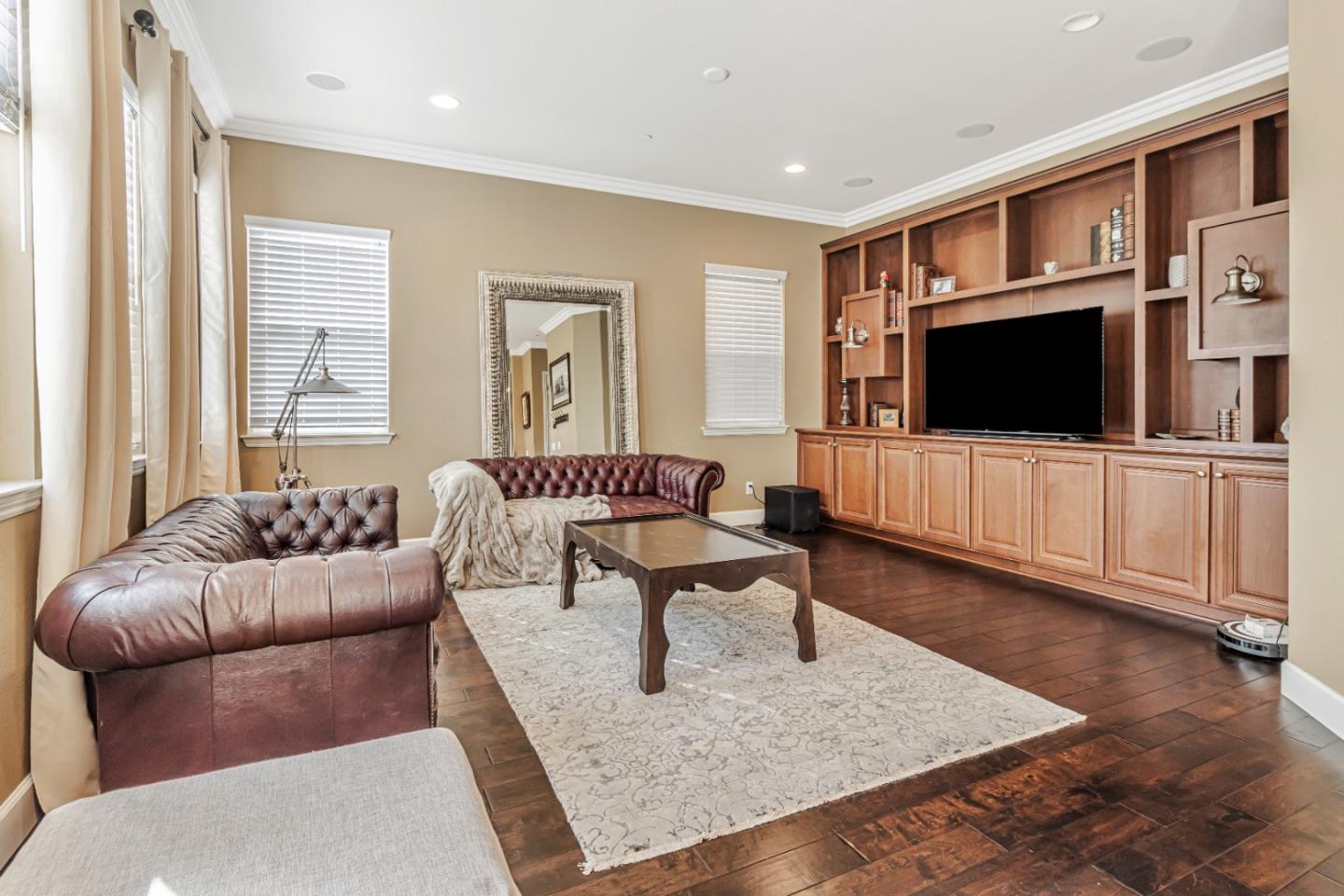 Detail Gallery Image 10 of 35 For 1957 Worthington Cir, Santa Clara,  CA 95050 - 4 Beds | 2/1 Baths
