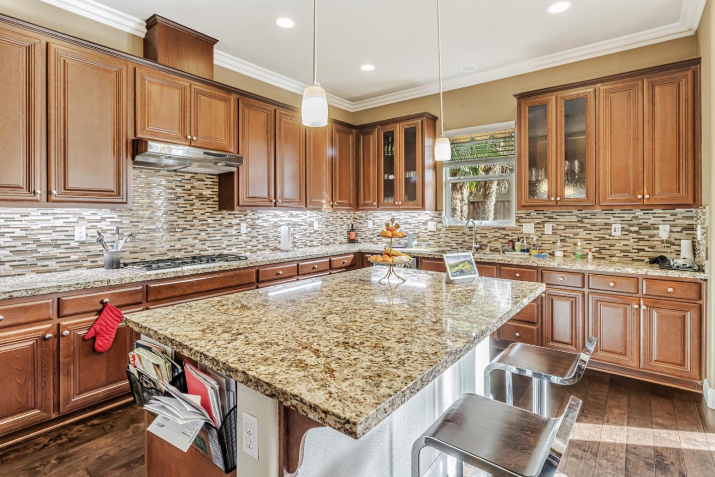 Detail Gallery Image 11 of 35 For 1957 Worthington Cir, Santa Clara,  CA 95050 - 4 Beds | 2/1 Baths