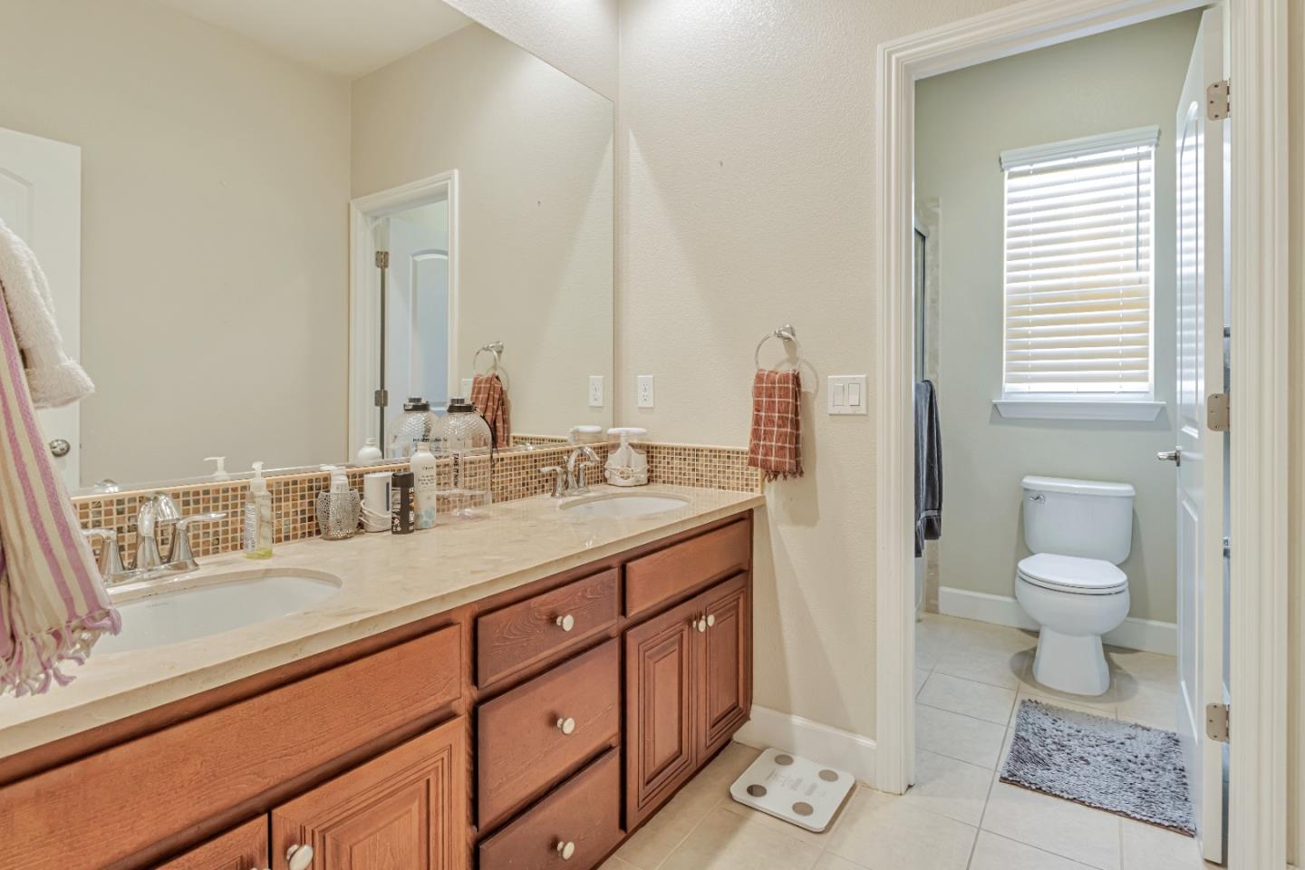 Detail Gallery Image 27 of 35 For 1957 Worthington Cir, Santa Clara,  CA 95050 - 4 Beds | 2/1 Baths