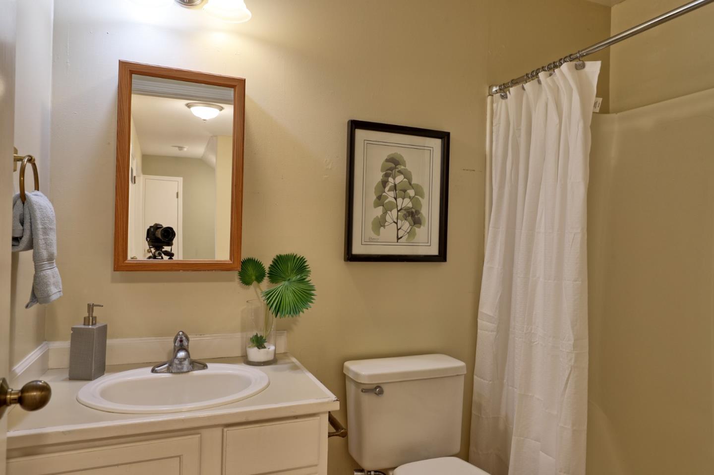 Detail Gallery Image 14 of 15 For 17950 Hillwood Ln, Morgan Hill,  CA 95037 - 2 Beds | 2 Baths