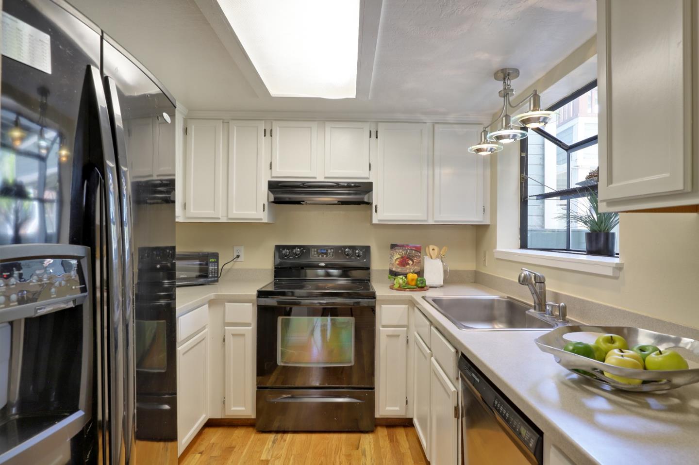 Detail Gallery Image 5 of 15 For 17950 Hillwood Ln, Morgan Hill,  CA 95037 - 2 Beds | 2 Baths