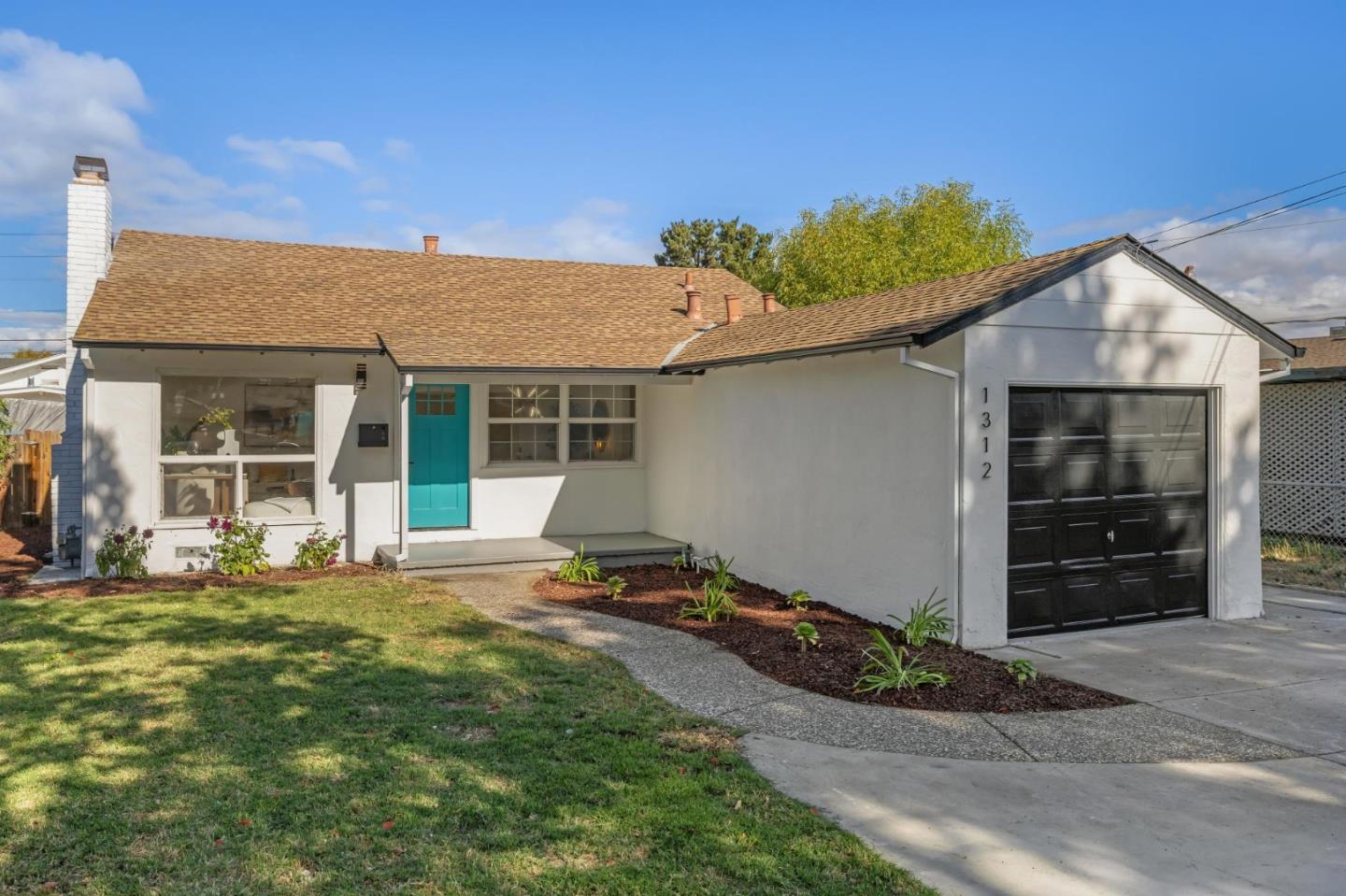 Detail Gallery Image 1 of 21 For 1312 Modoc Ave, Menlo Park,  CA 94025 - 3 Beds | 1 Baths