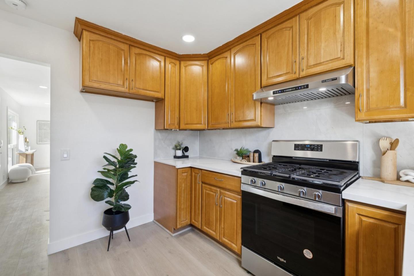Detail Gallery Image 12 of 21 For 1312 Modoc Ave, Menlo Park,  CA 94025 - 3 Beds | 1 Baths