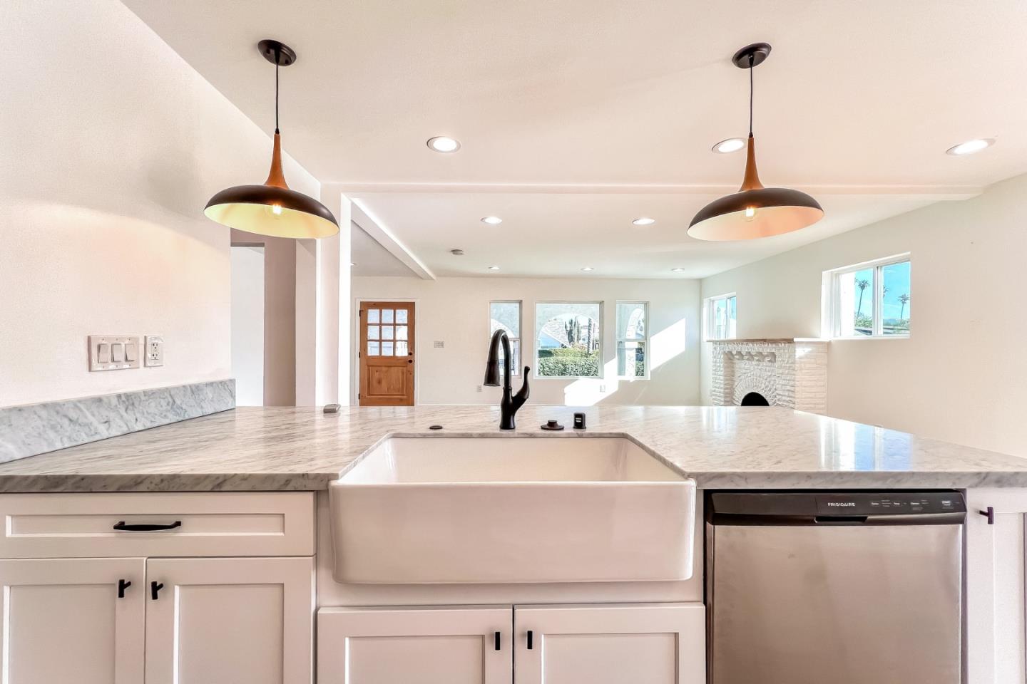 Detail Gallery Image 12 of 23 For 103 N Kingsley Dr, Los Angeles,  CA 90004 - 2 Beds | 2 Baths