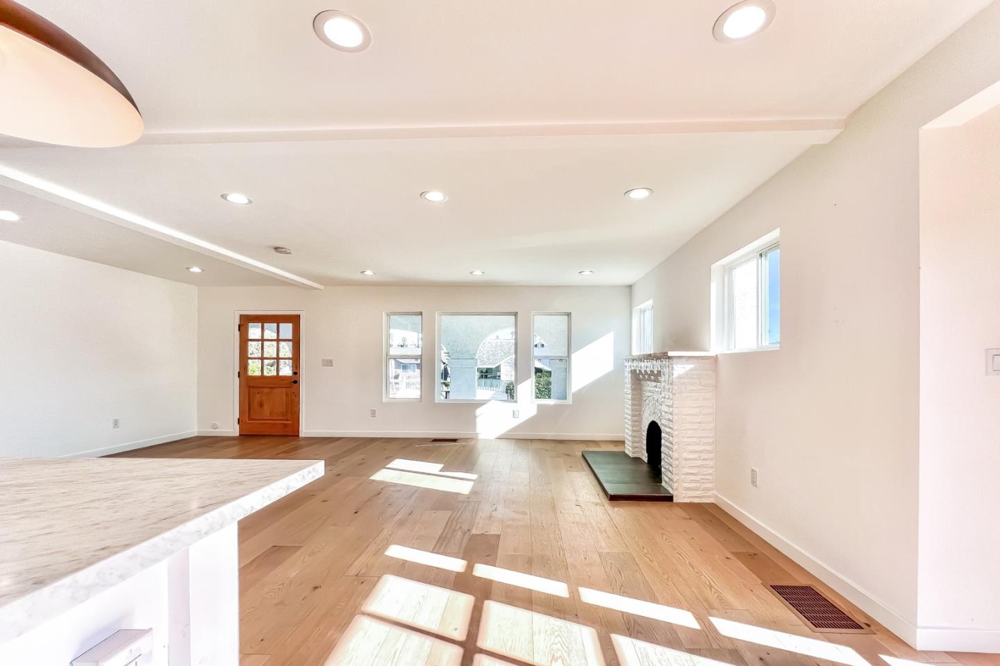 Detail Gallery Image 13 of 23 For 103 N Kingsley Dr, Los Angeles,  CA 90004 - 2 Beds | 2 Baths